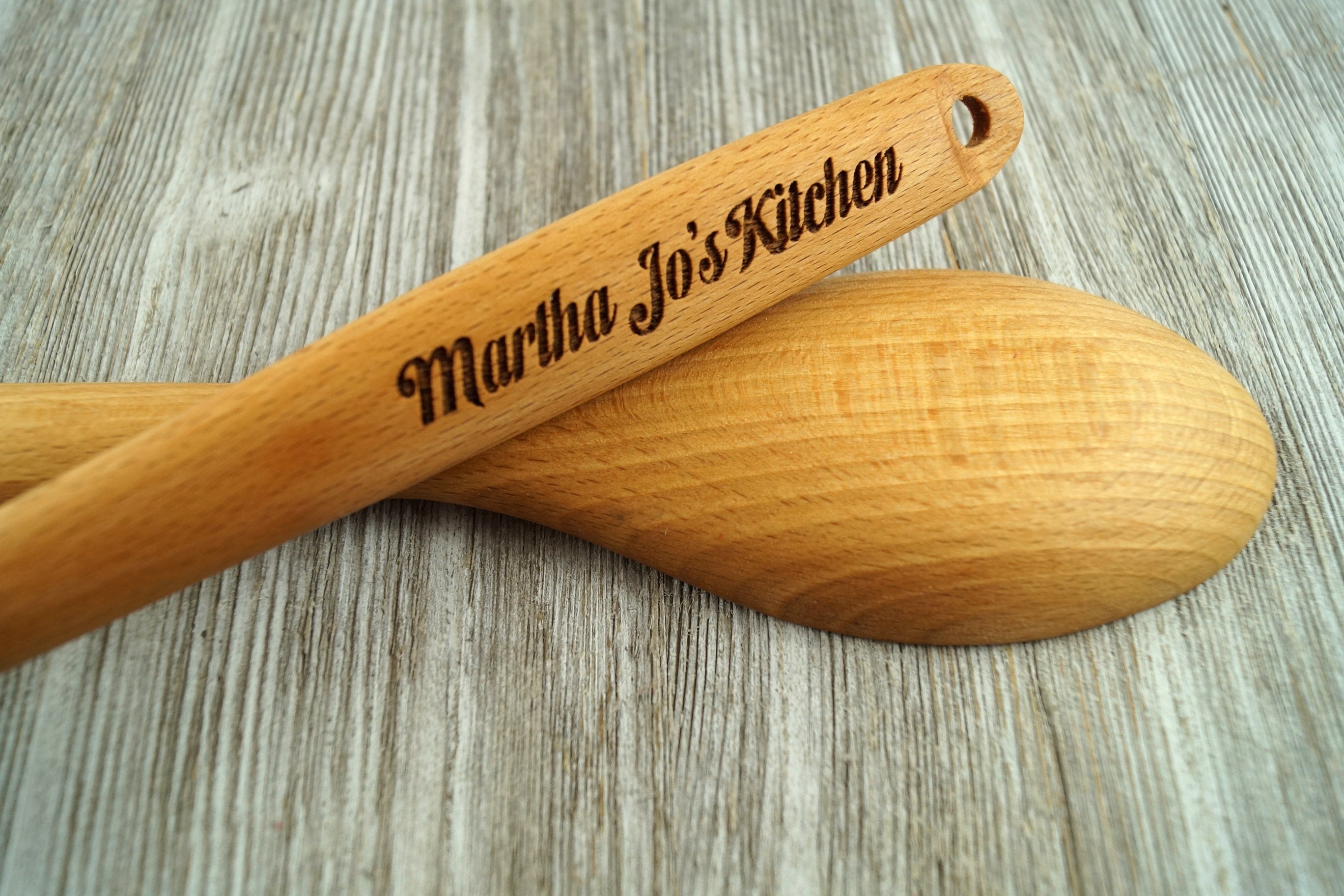  Personalized Christmas Gifts for Mom From Daughter Son - Mom  Birthday Gifts Women Mother's Day Gifts - Wooden Cooking Spoons with Funny  Apron Kitchen Cooking Gift Set: Home & Kitchen